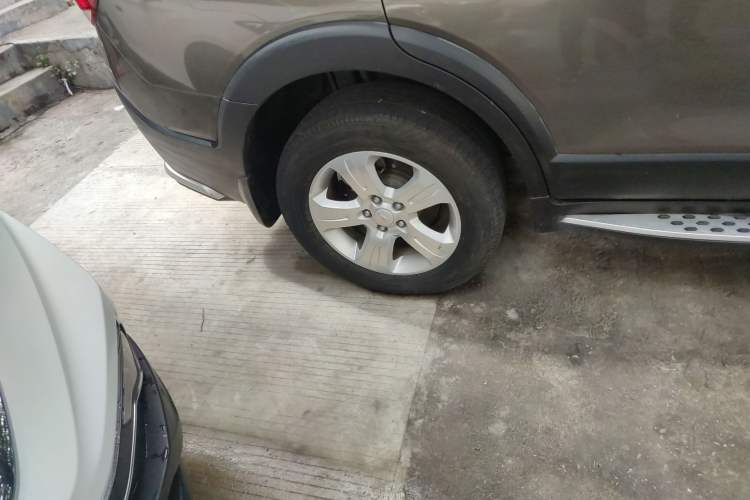 Used Chevrolet Captiva 2015 2.4L Two-Wheel Drive Urban Version 7 Seats Right Rear Wheel Hub