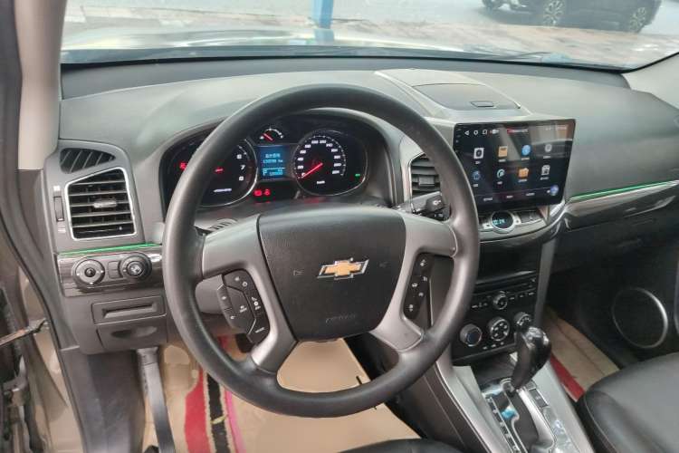 Used Chevrolet Captiva 2015 2.4L Two-Wheel Drive Urban Version 7 Seats Steering Wheel