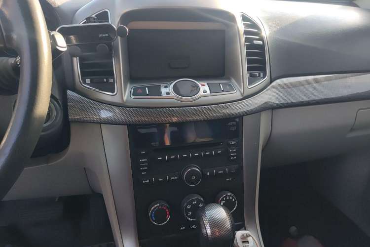 Used Chevrolet Captiva 2012 2.4L Two-Wheel Drive City Edition 5 Seats Audio And AC Panel