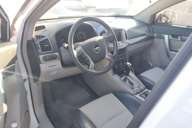 Used Chevrolet Captiva 2012 2.4L Two-Wheel Drive City Edition 5 Seats Interior 3