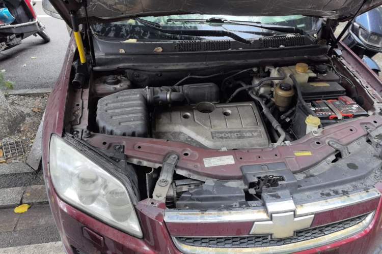 Used Chevrolet Captiva 2008 2.4 AT 7-Seater Luxury Version Engine Bay Right