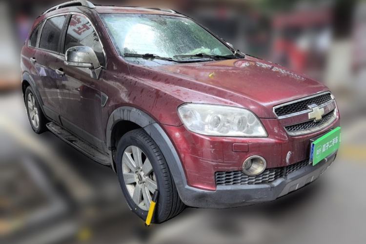 Used Chevrolet Captiva 2008 2.4 AT 7-Seater Luxury Version Front Right 45 Deg