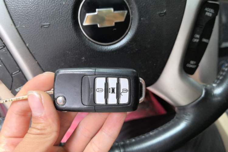 Used Chevrolet Captiva 2008 2.4 AT 7-Seater Luxury Version Vehicle Key