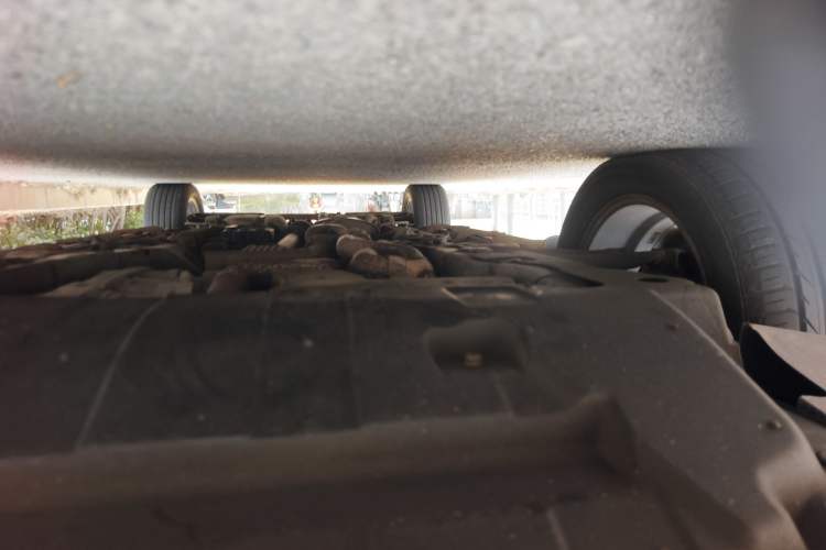 Used Chevrolet Captiva 2010 3.2 AT 7-Seater Flagship Edition Chassis Front