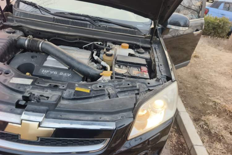 Used Chevrolet Captiva 2010 3.2 AT 7-Seater Flagship Edition Engine Bay Left