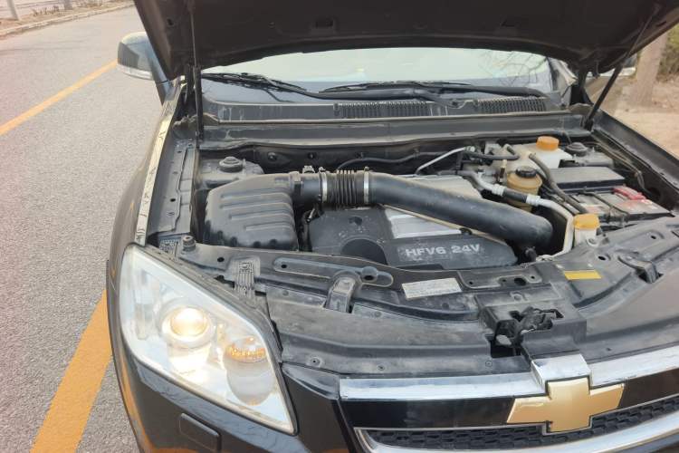 Used Chevrolet Captiva 2010 3.2 AT 7-Seater Flagship Edition Engine Bay Right