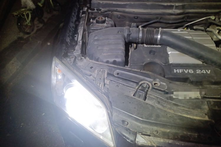 Used Chevrolet Captiva 2010 3.2 AT 7-Seater Flagship Edition Engine Bay Right