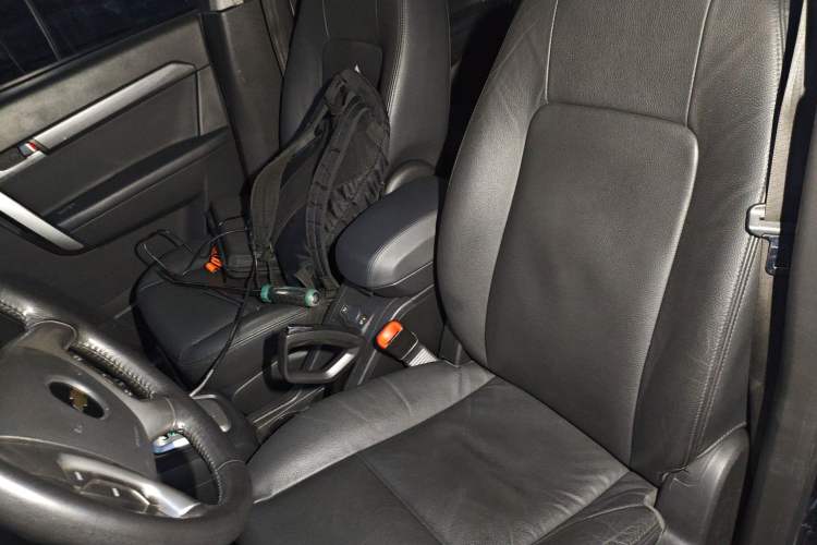 Used Chevrolet Captiva 2010 3.2 AT 7-Seater Flagship Edition Left Front Seat