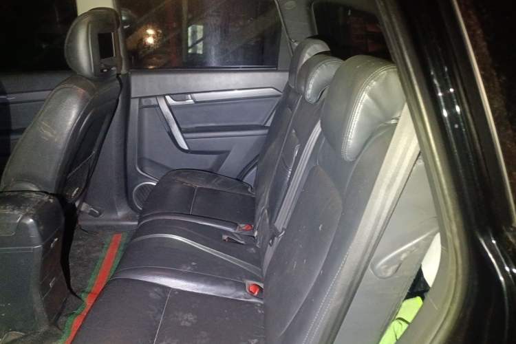 Used Chevrolet Captiva 2010 3.2 AT 7-Seater Flagship Edition Left Rear Seat