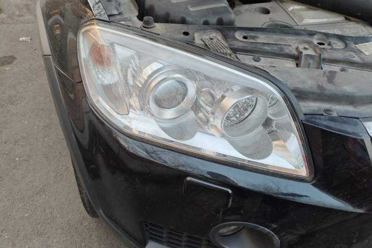 Used Chevrolet Captiva 2010 3.2 AT 7-Seater Flagship Edition Right Front Headlight