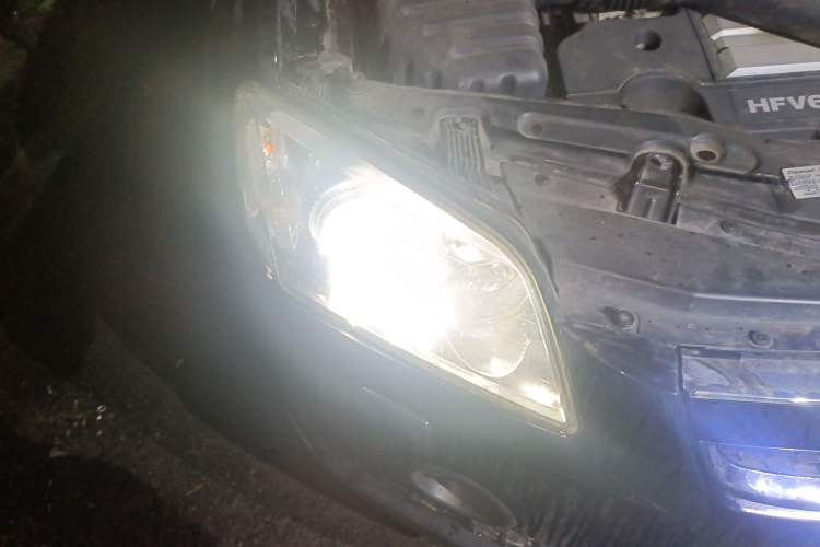 Used Chevrolet Captiva 2010 3.2 AT 7-Seater Flagship Edition Right Front Headlight