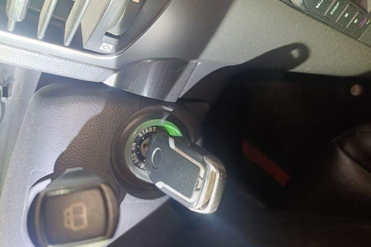 Used Chevrolet Captiva 2010 3.2 AT 7-Seater Flagship Edition Vehicle Key