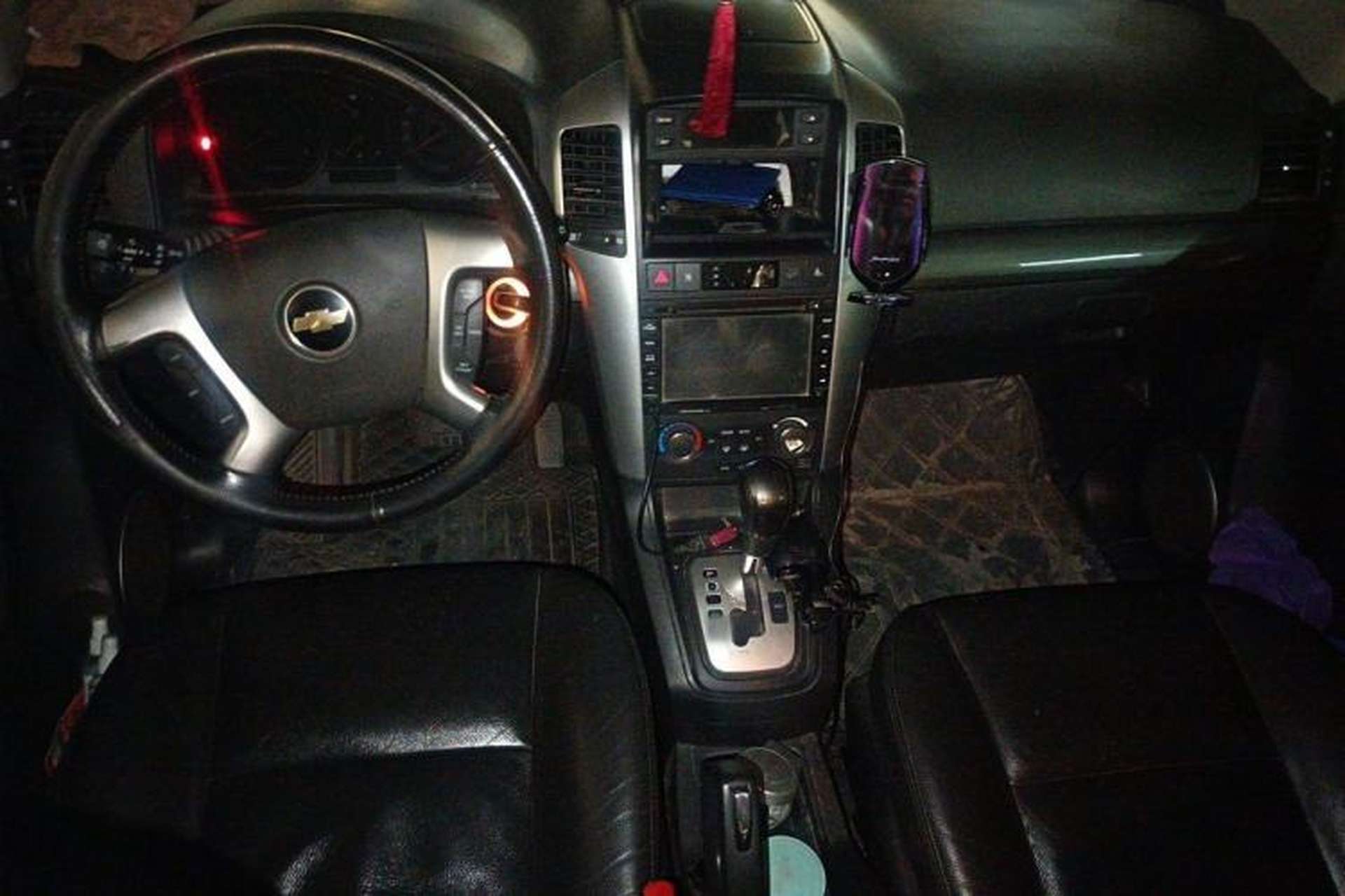 Used Chevrolet Captiva 2010 3.2 AT 7-Seater Flagship Edition Center Console