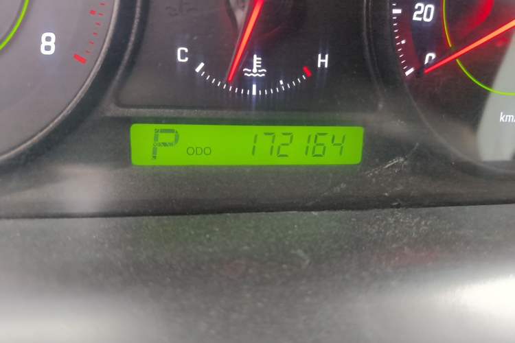 Used Chevrolet Captiva 2010 3.2 AT 7-Seater Flagship Edition Odometer Close Up