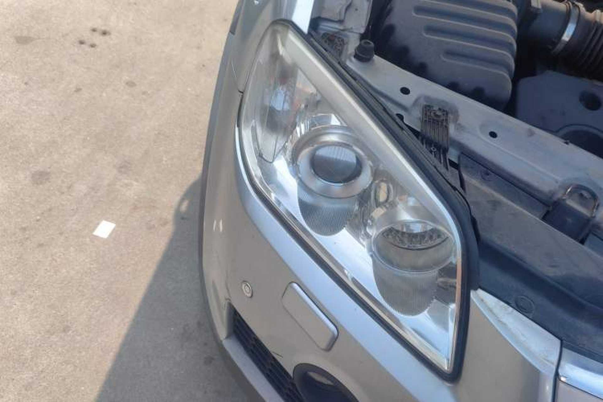 Used Chevrolet Captiva 2010 3.2 AT 7-Seater Flagship Edition Right Front Headlight