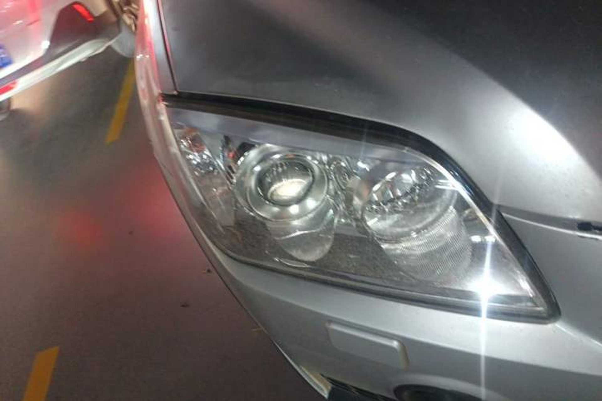 Used Chevrolet Captiva 2010 3.2 AT 7-Seater Flagship Edition Right Front Headlight