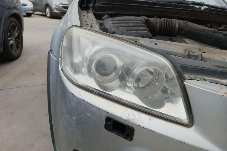 Used Chevrolet Captiva 2010 3.2 AT 7-Seater Flagship Edition Right Front Headlight