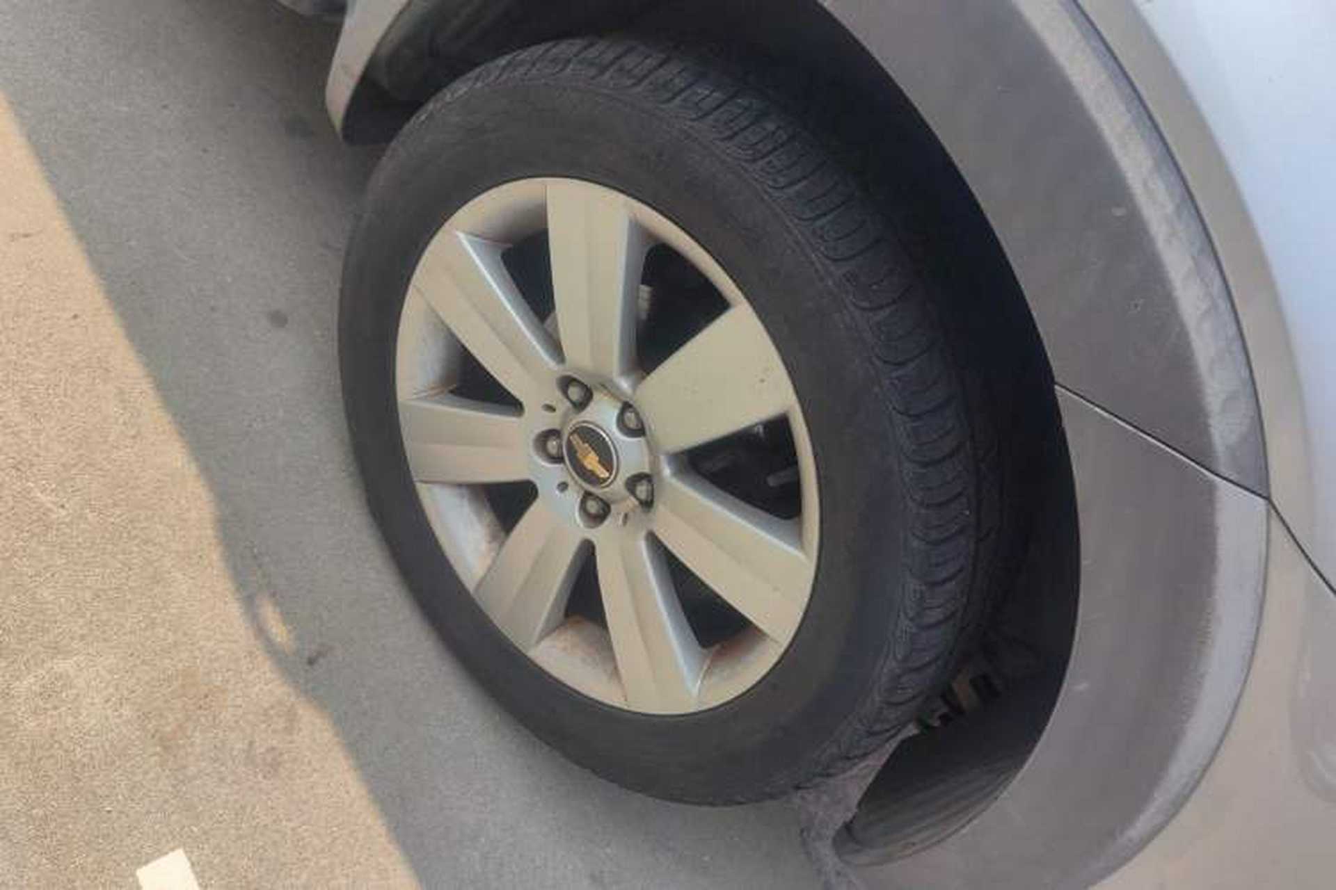 Used Chevrolet Captiva 2010 3.2 AT 7-Seater Flagship Edition Right Front Wheel Hub