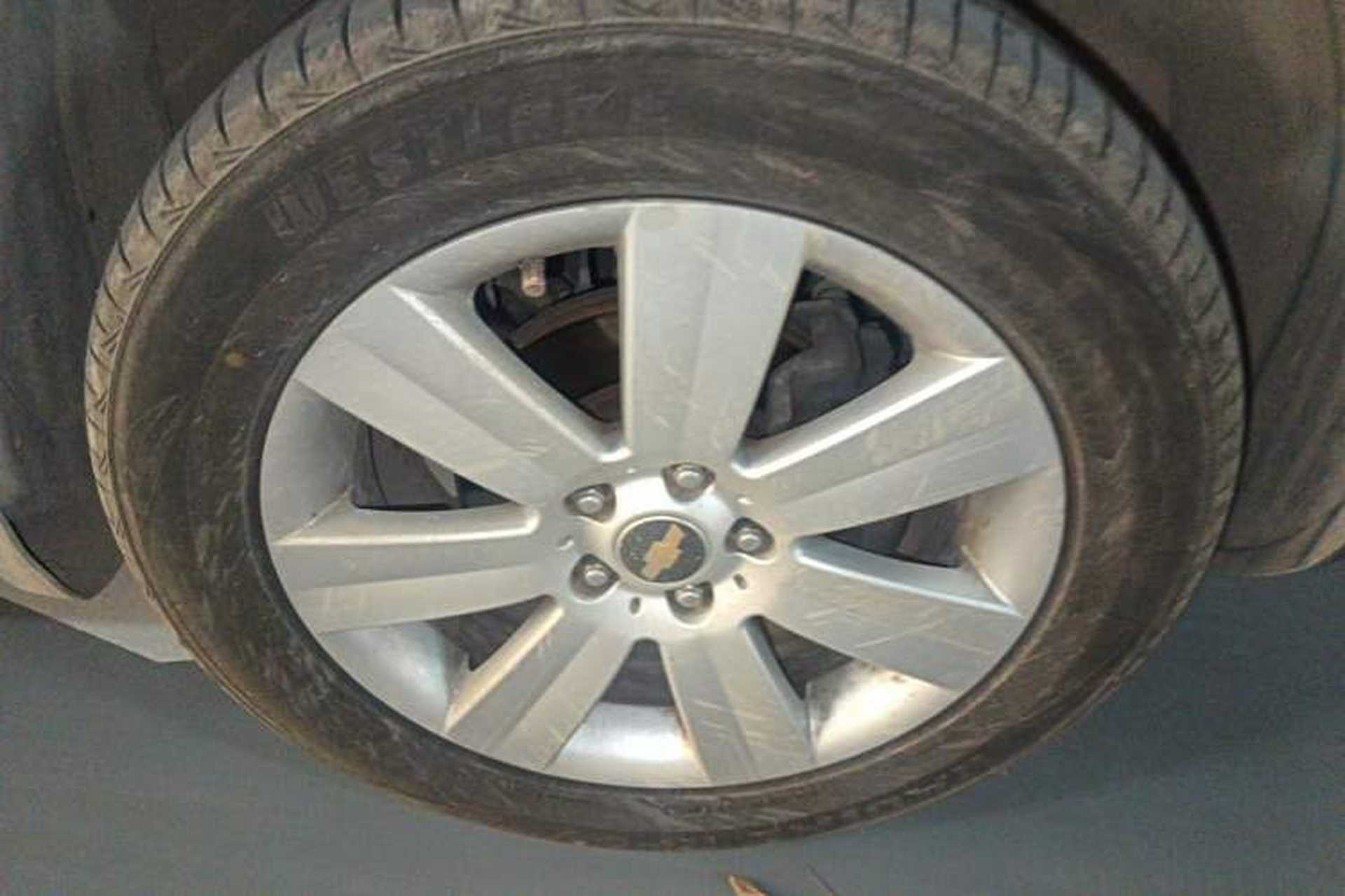 Used Chevrolet Captiva 2010 3.2 AT 7-Seater Flagship Edition Right Front Wheel Hub