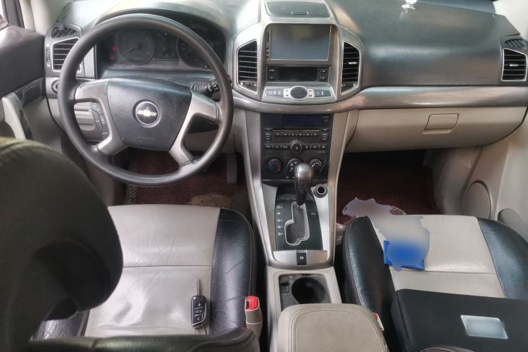 Used Chevrolet Captiva 2011 2.4 AT 5-Seater Comfort Edition Center Console