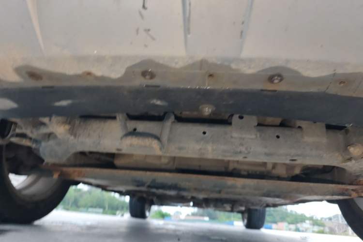 Used Chevrolet Captiva 2011 2.4 AT 5-Seater Comfort Edition Chassis Front