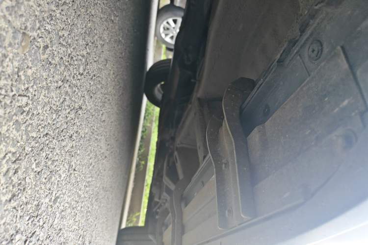 Used Chevrolet Captiva 2011 2.4 AT 7-Seater Luxury Edition Chassis Front Left