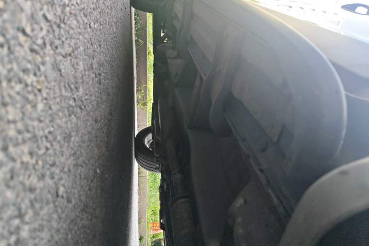 Used Chevrolet Captiva 2011 2.4 AT 7-Seater Luxury Edition Chassis Front Right