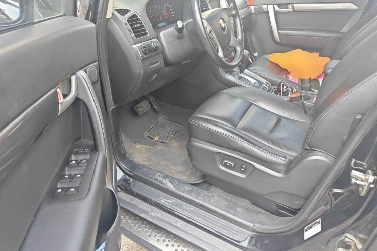 Used Chevrolet Captiva 2011 2.4 AT 7-Seater Luxury Edition Driver Seat