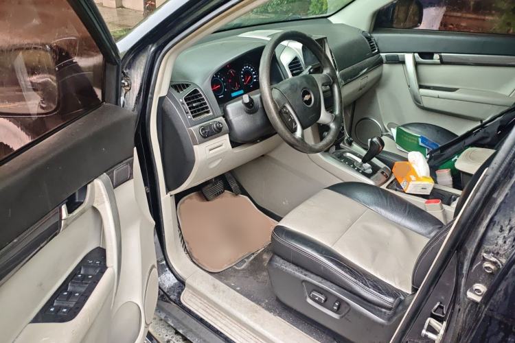 Used Chevrolet Captiva 2011 2.4 AT 5-Seater Comfort Edition Driver Seat