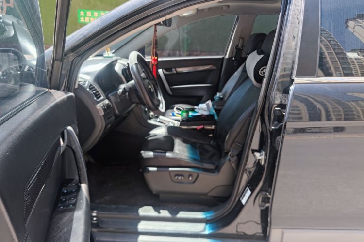 Used Chevrolet Captiva 2011 2.4 AT 7-Seater Luxury Edition Driver Seat