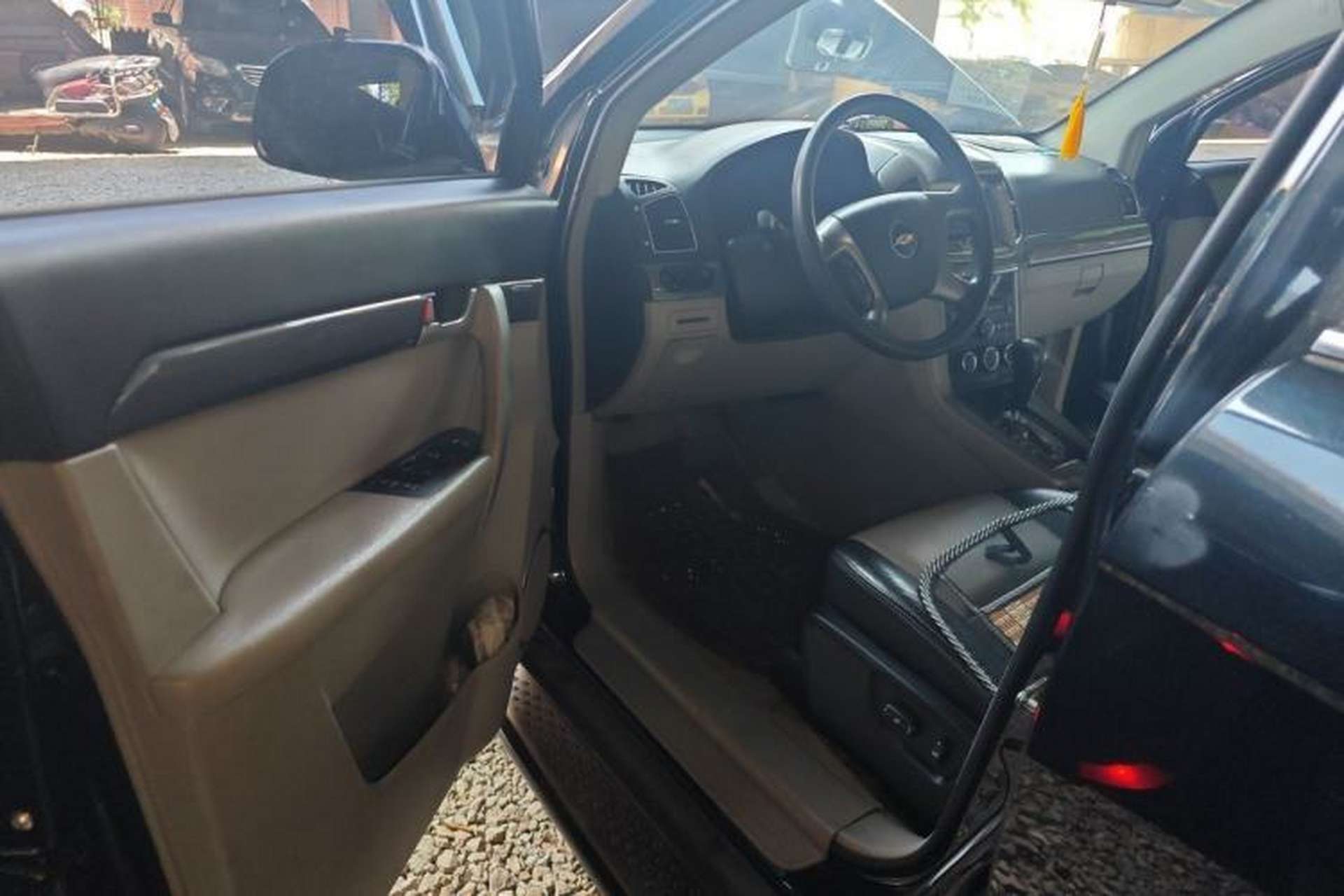 Used Chevrolet Captiva 2011 2.4 AT 5-Seater Comfort Edition Driver Seat