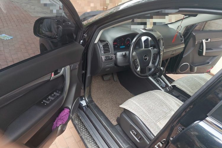 Used Chevrolet Captiva 2011 2.4 AT 7-Seater Luxury Edition Driver Seat