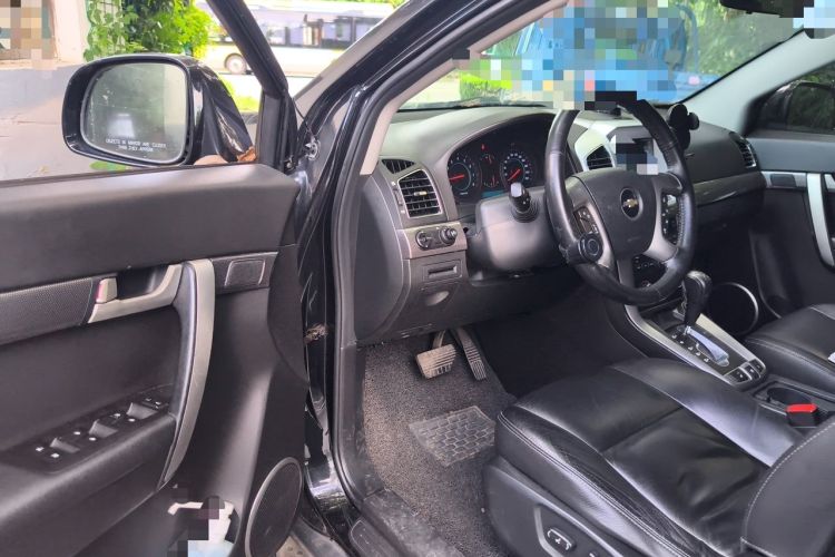 Used Chevrolet Captiva 2011 2.4 AT 7-Seater Luxury Edition Driver Seat