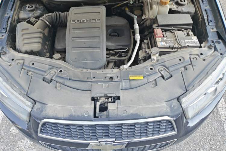 Used Chevrolet Captiva 2011 2.4 AT 7-Seater Luxury Edition Engine Bay