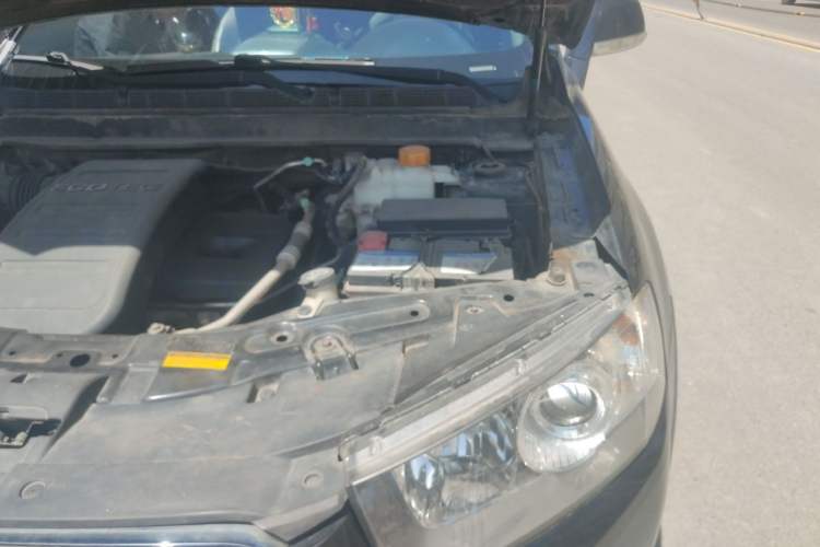 Used Chevrolet Captiva 2011 2.4 AT 7-Seater Luxury Edition Engine Bay Left