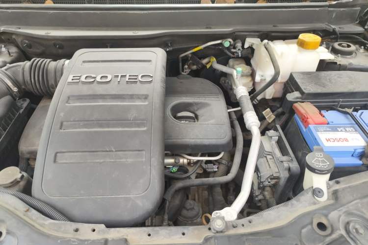 Used Chevrolet Captiva 2011 2.4 AT 7-Seater Luxury Edition Engine Bay Left