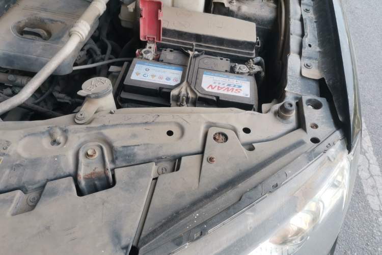 Used Chevrolet Captiva 2011 2.4 AT 5-Seater Comfort Edition Engine Bay Left