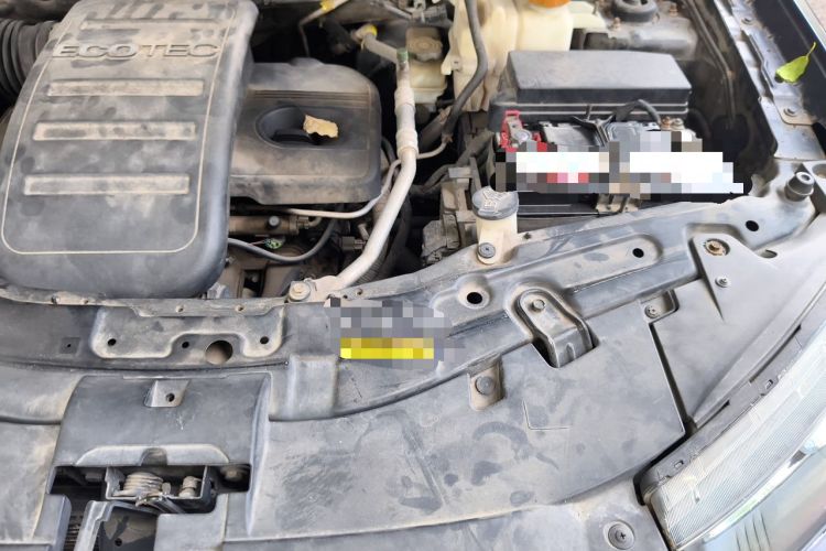 Used Chevrolet Captiva 2011 2.4 AT 7-Seater Luxury Edition Engine Bay Left