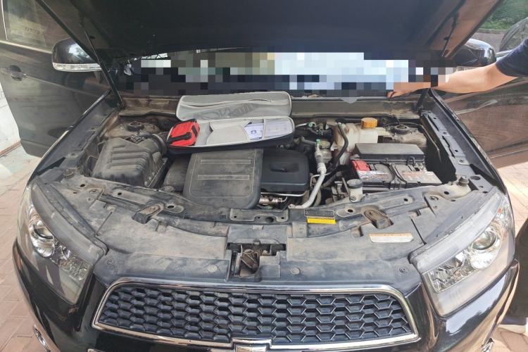 Used Chevrolet Captiva 2011 2.4 AT 7-Seater Luxury Edition Engine Bay
