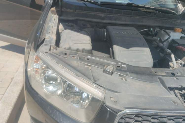 Used Chevrolet Captiva 2011 2.4 AT 7-Seater Luxury Edition Engine Bay Right