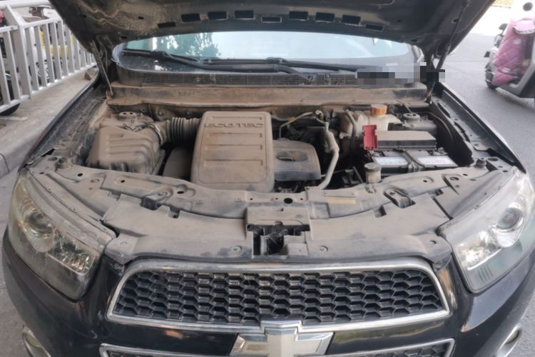 Used Chevrolet Captiva 2011 2.4 AT 5-Seater Comfort Edition Engine Bay