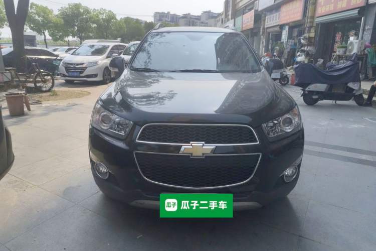 Used Chevrolet Captiva 2011 2.4 AT 7-Seater Luxury Edition Front