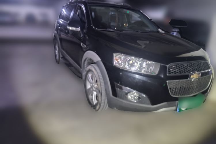 Used Chevrolet Captiva 2011 2.4 AT 7-Seater Luxury Edition Front Right 45 Deg