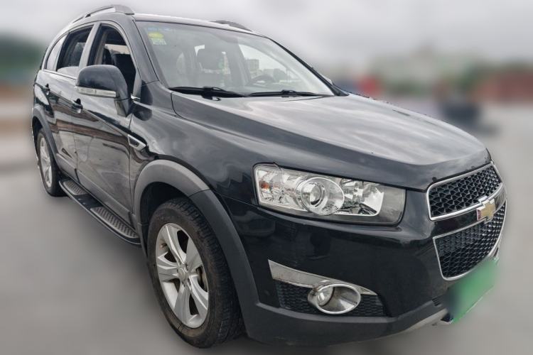 Used Chevrolet Captiva 2011 2.4 AT 5-Seater Comfort Edition Front Right 45 Deg