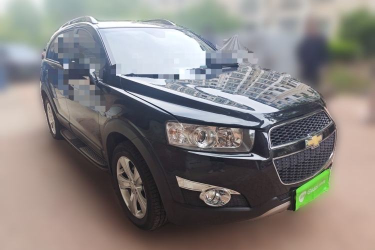 Used Chevrolet Captiva 2011 2.4 AT 7-Seater Luxury Edition Front Right 45 Deg