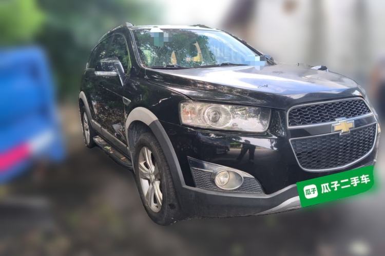 Used Chevrolet Captiva 2011 2.4 AT 7-Seater Luxury Edition Front Right 45 Deg