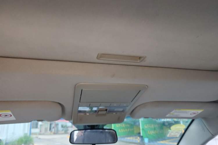 Used Chevrolet Captiva 2011 2.4 AT 5-Seater Comfort Edition Headliner