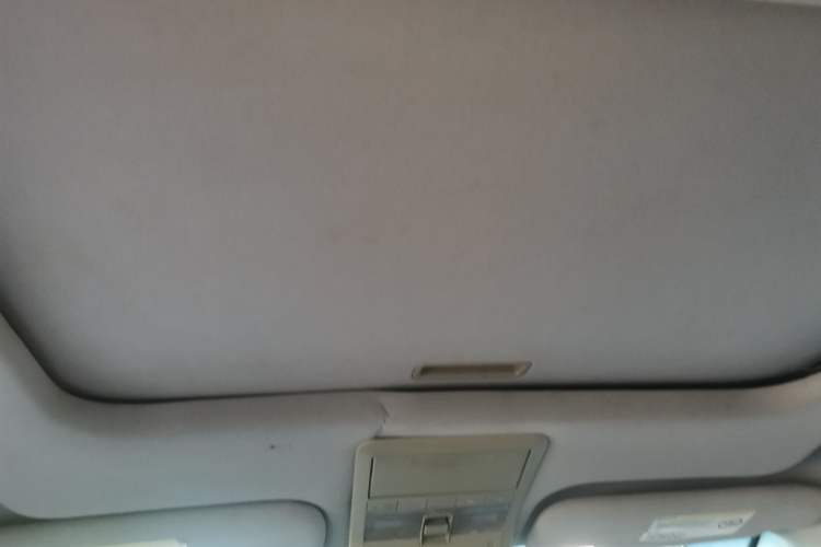 Used Chevrolet Captiva 2011 2.4 AT 5-Seater Comfort Edition Headliner