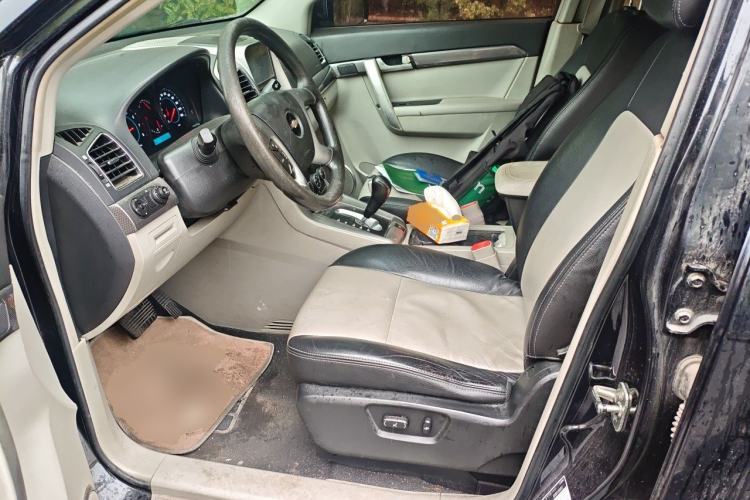 Used Chevrolet Captiva 2011 2.4 AT 5-Seater Comfort Edition Left Front Seat