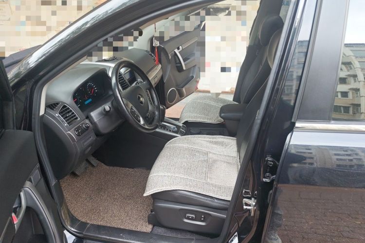 Used Chevrolet Captiva 2011 2.4 AT 7-Seater Luxury Edition Left Front Seat